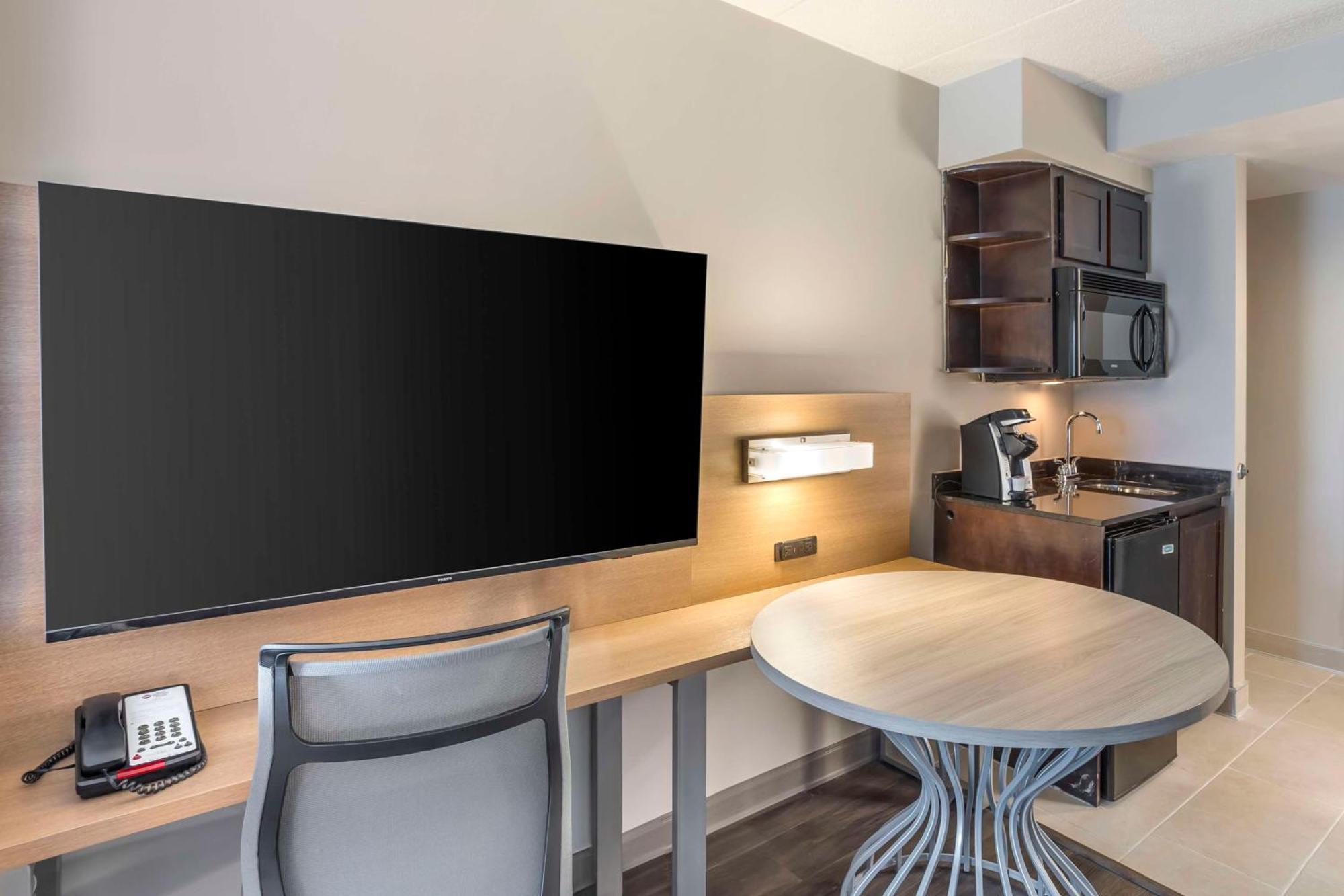 Best Western Plus Heritage Rail Inn & Suites York Eksteriør bilde