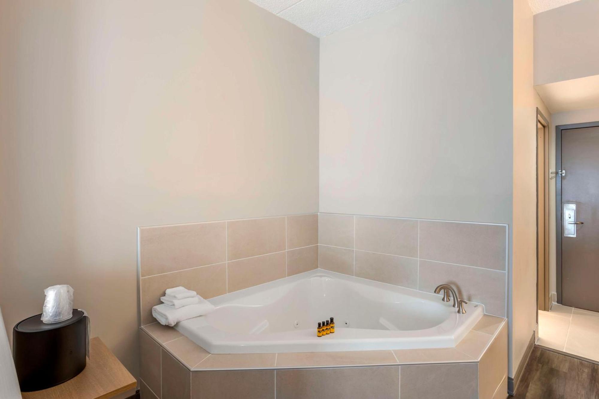 Best Western Plus Heritage Rail Inn & Suites York Eksteriør bilde