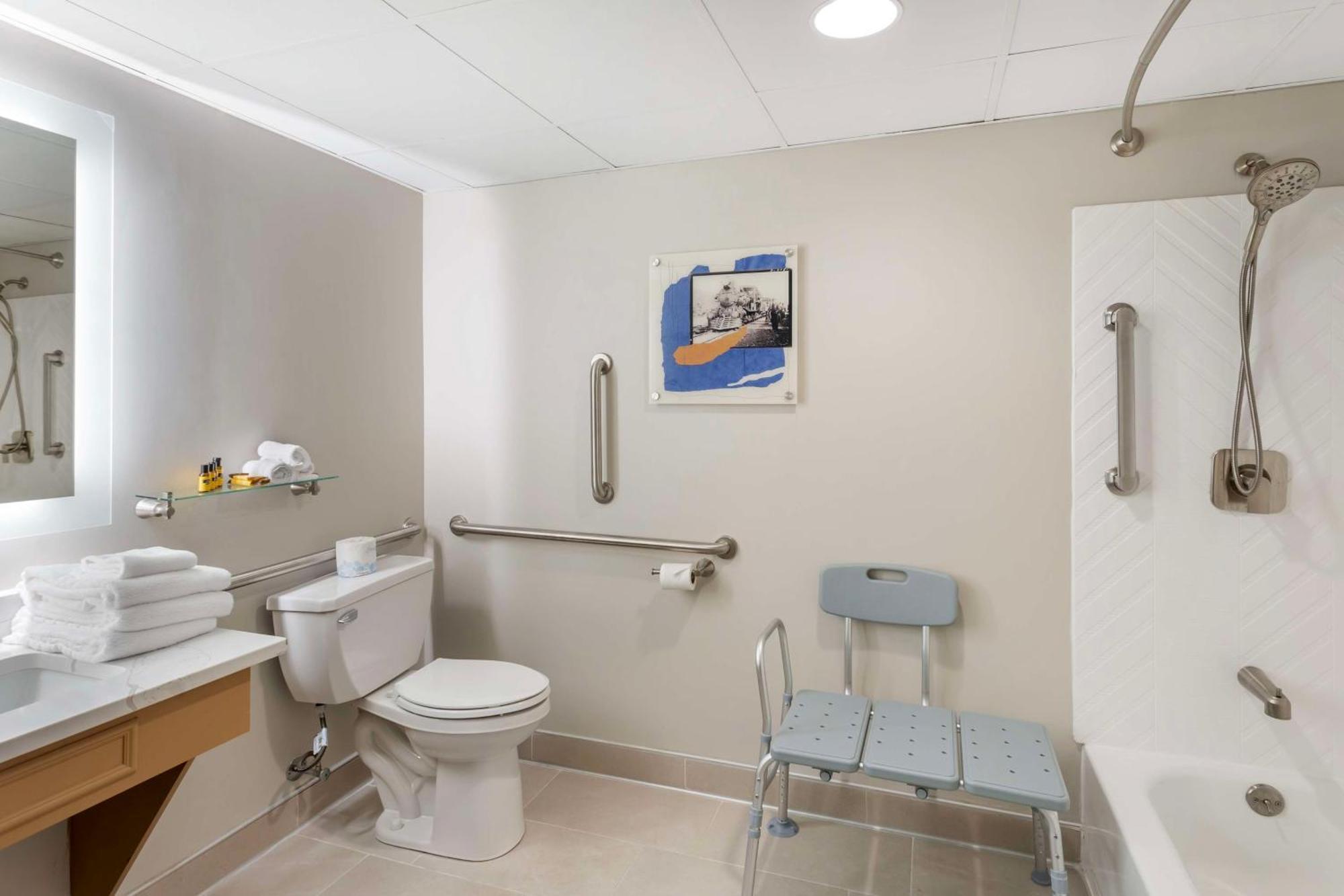 Best Western Plus Heritage Rail Inn & Suites York Eksteriør bilde