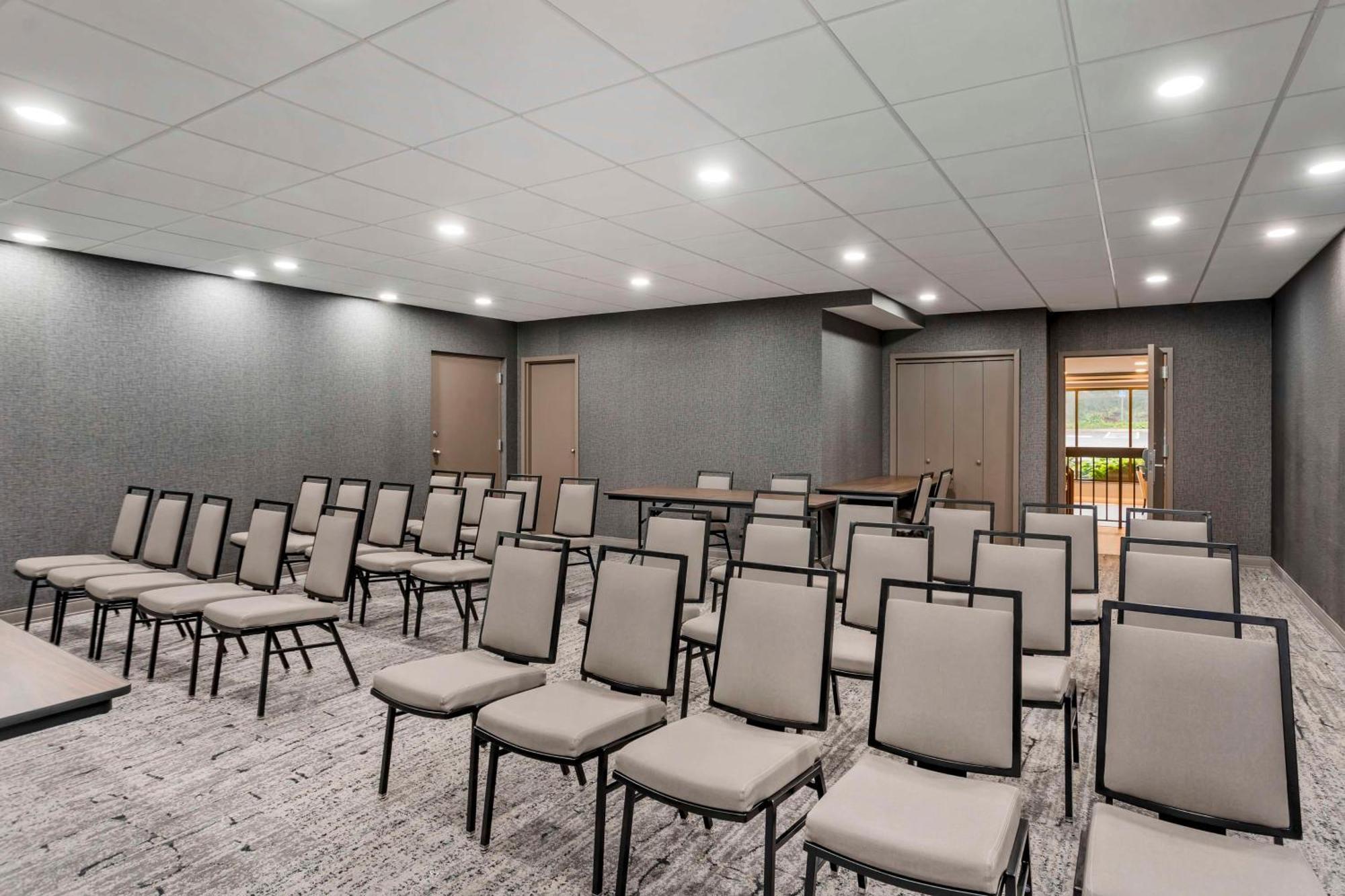 Best Western Plus Heritage Rail Inn & Suites York Eksteriør bilde